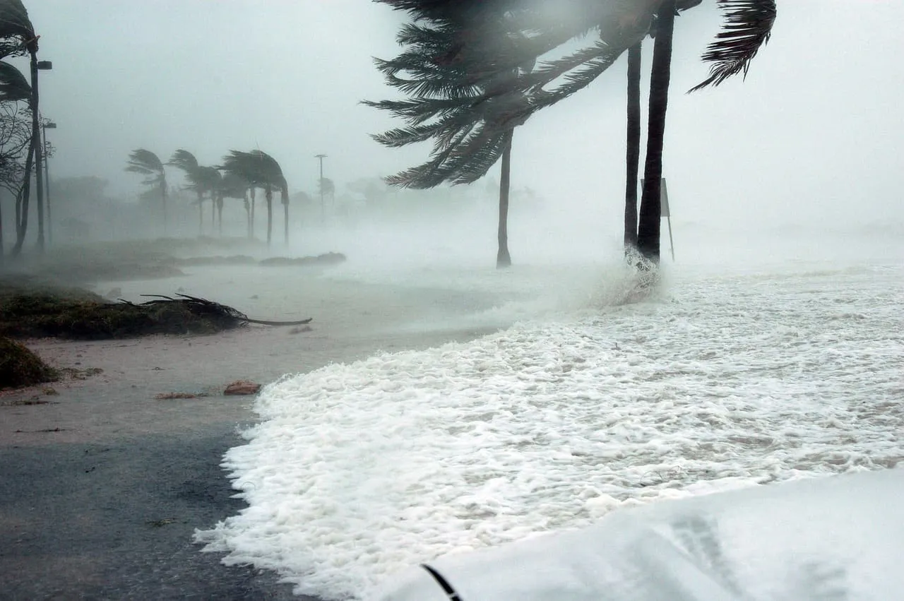 Conagua alerta sobre el posible impacto de un nuevo ciclón en el Caribe y frente frío en el norte de México