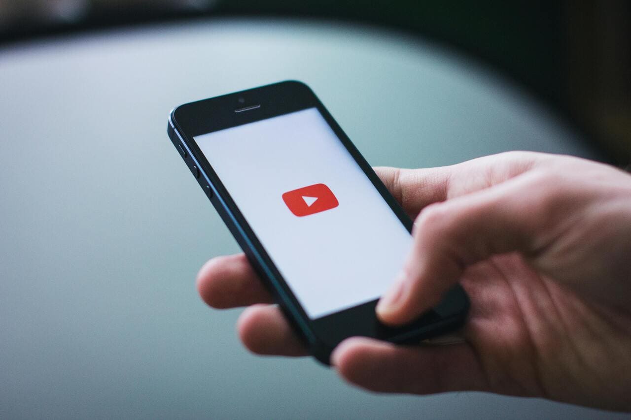 YouTube Impone Etiquetas para Videos de IA
